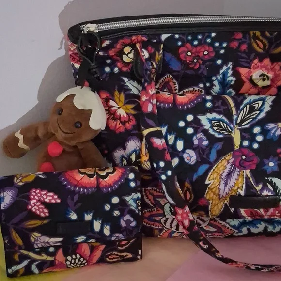 Vera Bradley Matching Pure & Wallet Set - Picture 2 of 12